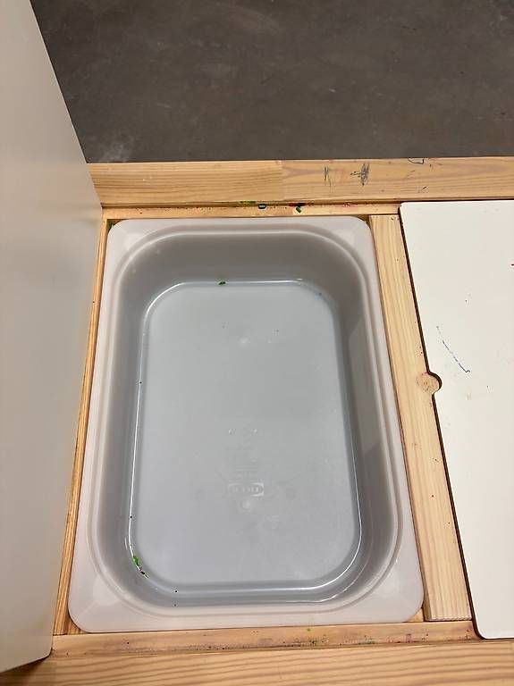 Tables: IKEA FLISAT Kindertisch – D'occasion à Flums par okt_5cqq 2