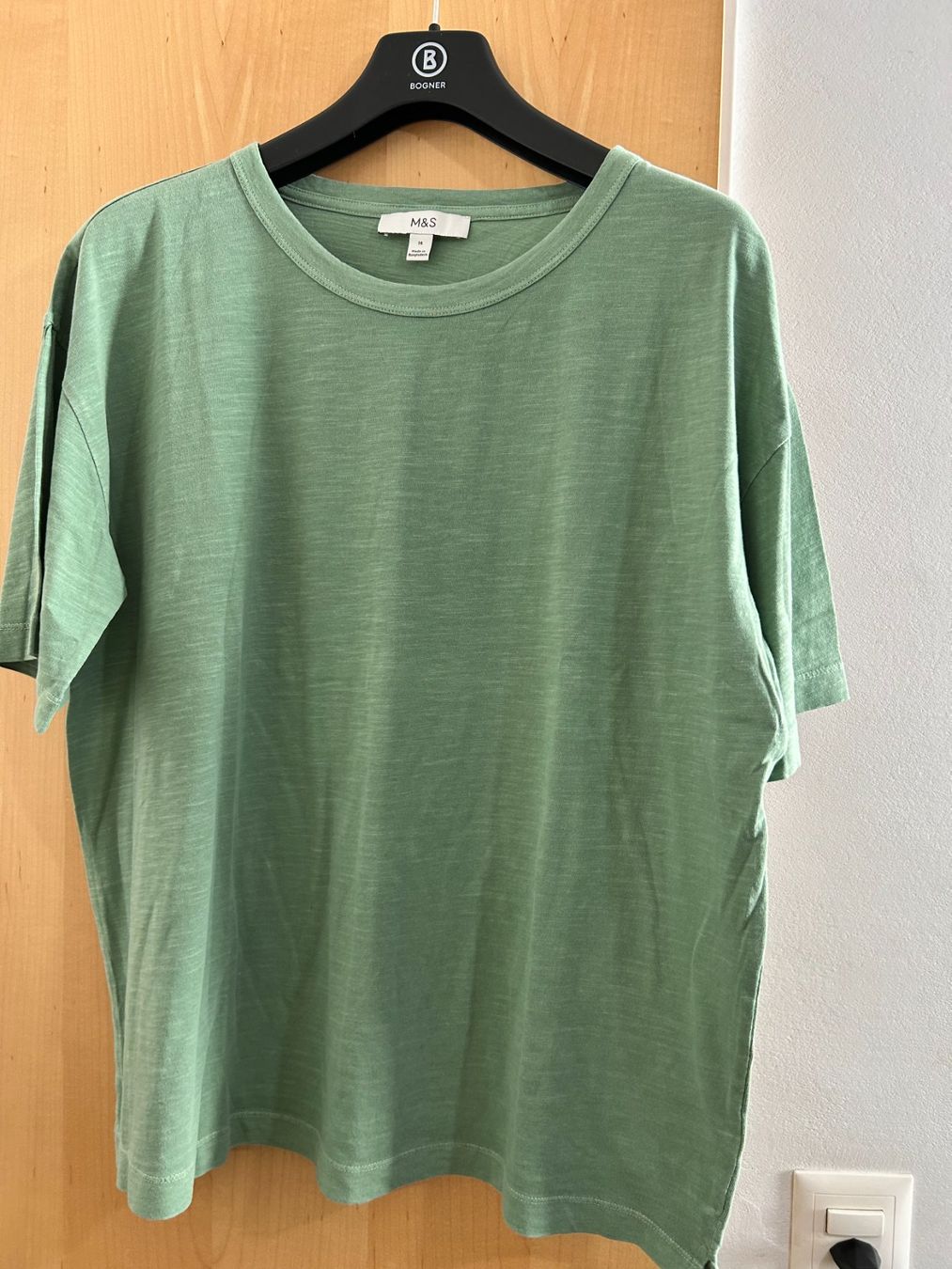 Lotti di vestiti: M&S T shirts New EU42 – Nuovo (secondo la descrizione) da Itingen venduto da bra_c7hw 2
