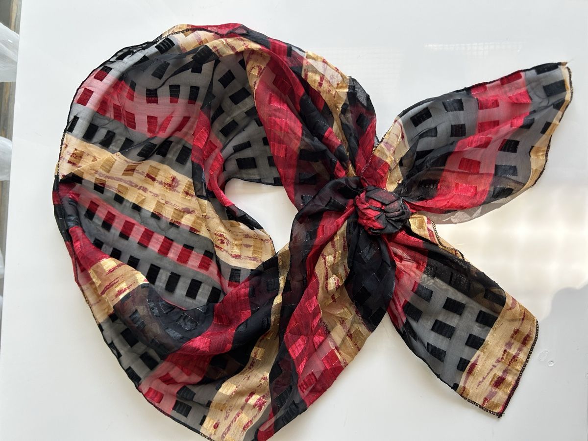 Foulards & écharpes: Scarf with checkered pattern red/gold/black new – Neuf (Voir description) à Saland par ele_vc96 2