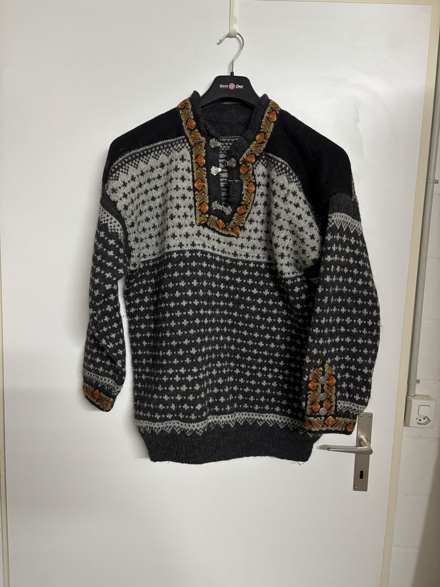 Maglioni & Felpe: Pullover mit Muster Grösse XL dunkles Grau/hellgrau guter Zu – Usato da Aarwangen venduto da mic_r7gc