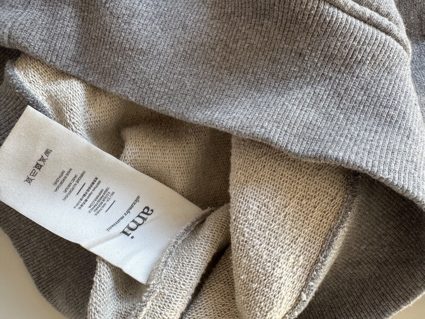 Pulls & Sweat-shirts: AMI Paris Pullover grau Grösse M guter Zustand – D'occasion à St. Gallen par rechsteinersell 2