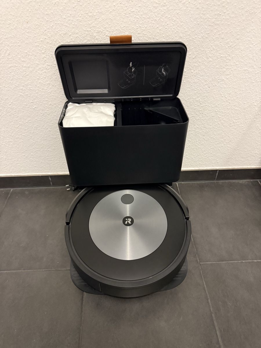 Irobot Aspirateurs & Accessoires: iRobot Roomba j7 Roboterstaubsauger mit Brava Jet m6 – Défectueux à Unterägeri par Andi0056 1