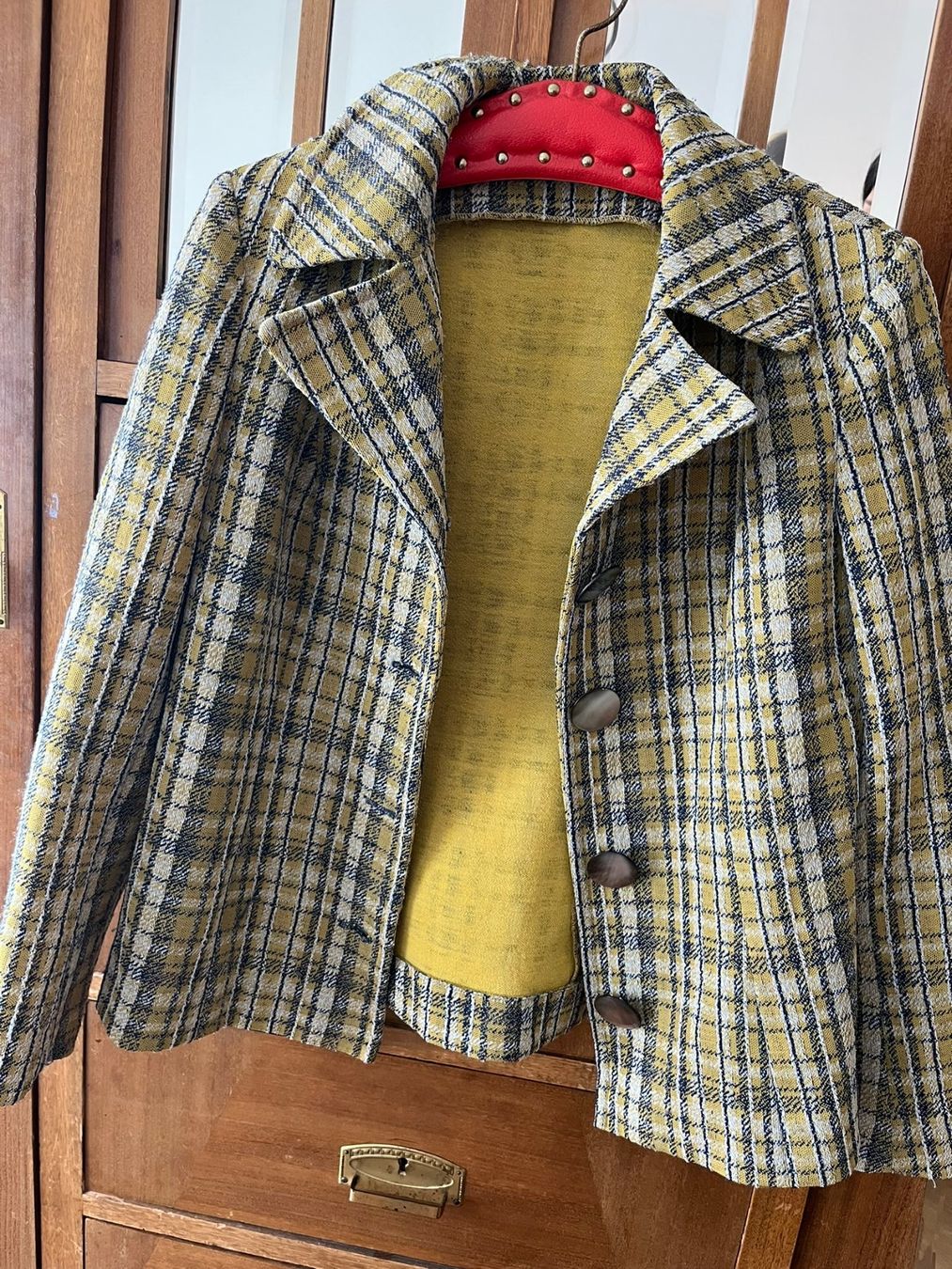 Giacche: Karierte Vintage-Jacke mit Perlmutterknöpfen, ca. Gr. 38 – Usato da Wädenswil venduto da Aniares2 3