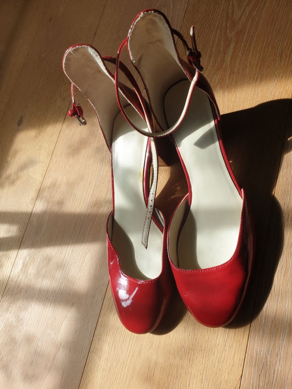 Scarpe da donna: rote leder schuhe – Usato da St.Gallen venduto da EL03