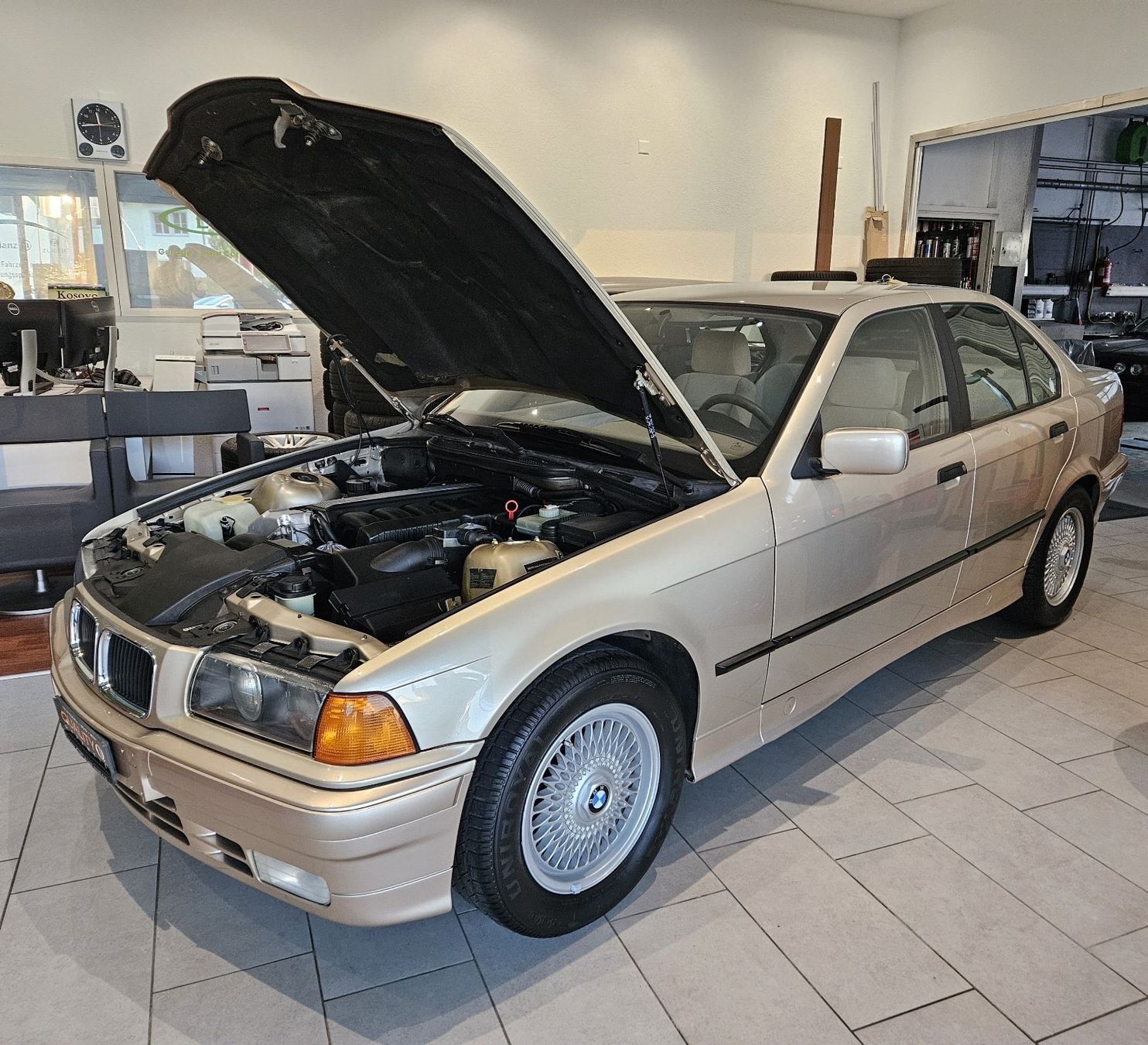 BMW Automobili: BMW 325i A – Usato da Lengnau BE venduto da mar_fcb8 7