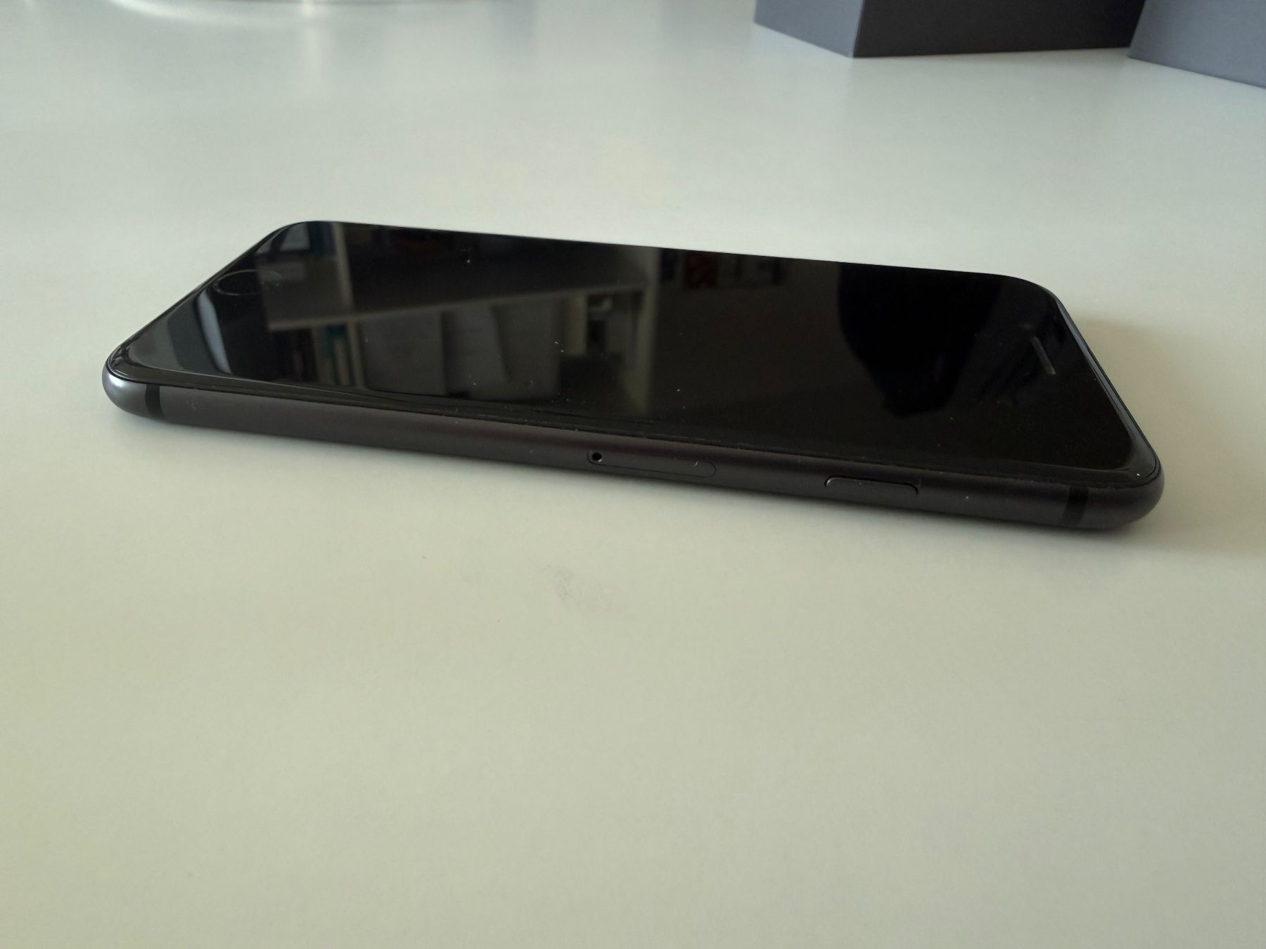 Apple Telefoni cellulari / Smartphones: iPhone 8 schwarz 64GB guter Zustand – Usato da Gachnang venduto da Recto118 7