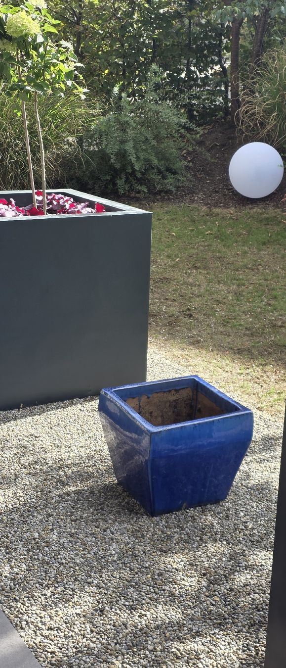 Pots de fleurs: Blauer Keramik Blumentopf  – D'occasion à Busswil TG par Boss77 1