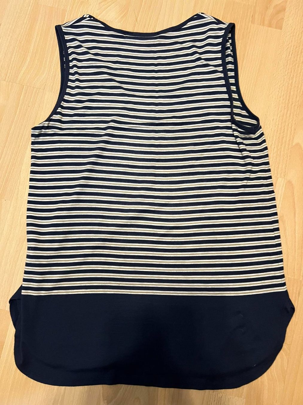 T-Shirts: RAPSODIA armlos Shirt gr. M – Gebraucht aus Triesen von bubita 1