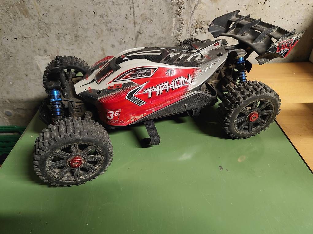 RC Kits de montage: Arrma Typhon Rc Buggy  – D'occasion à Freienstein par Nilson2 4