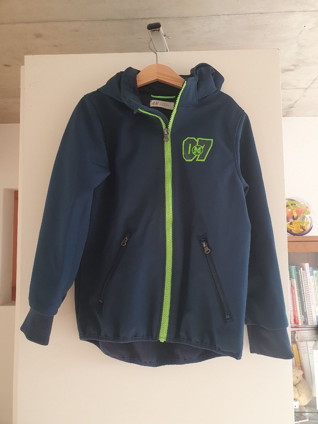 H&M Giacche & Cappotti: Softshelljacke Gr. 128 – Usato da Villars-sur-Glâne venduto da richardette