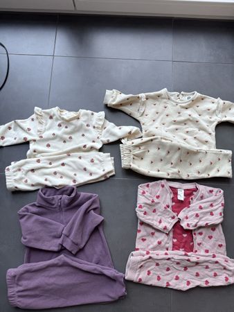 Baby Clothes Bundle: 4 great Outfits, 6-9 Months - Great Dea