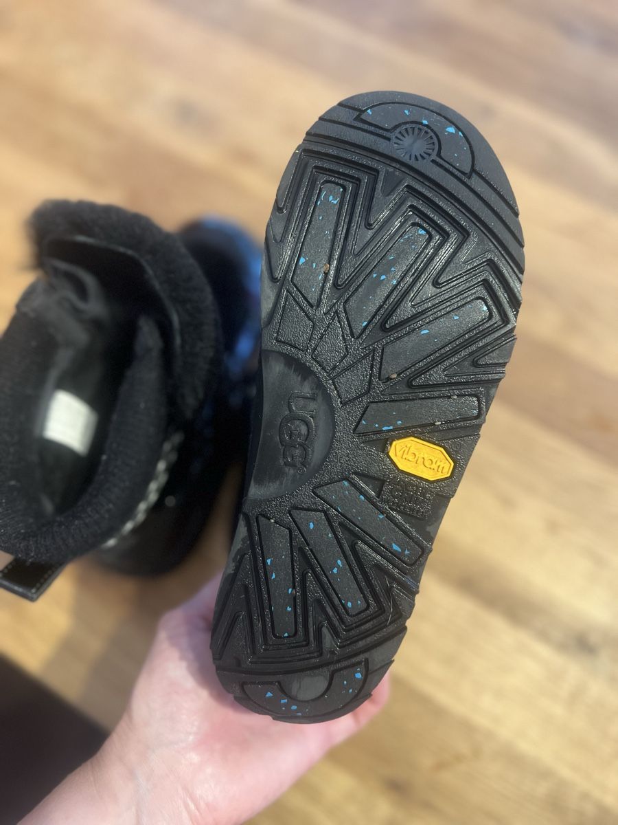 Ugg Damenschuhe: Winterstiefel UGG schwarz  Grösse 38 – Neu (gemäss Beschreibung) aus Frauenfeld von mic_29jy 4