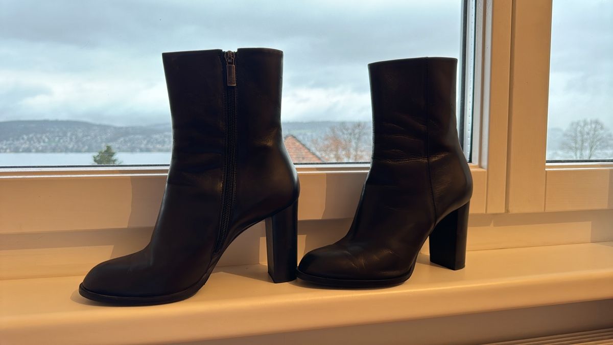 Navyboot Chaussures femmes: Navyboot, schwarze Lederstiefel Grösse 39 – D'occasion à Thalwil par syd_2rxt