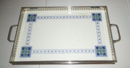 antikes Serviertablet mit Metallumrandung