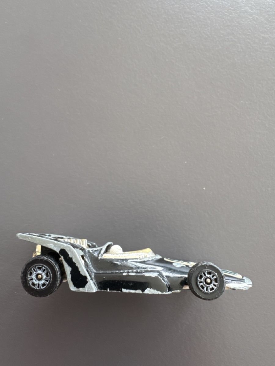 Jouets: Spielzeugauto Formel 1 schwarz mit Nummer 4 – D'occasion à Altdorf UR par pasgi1982 2