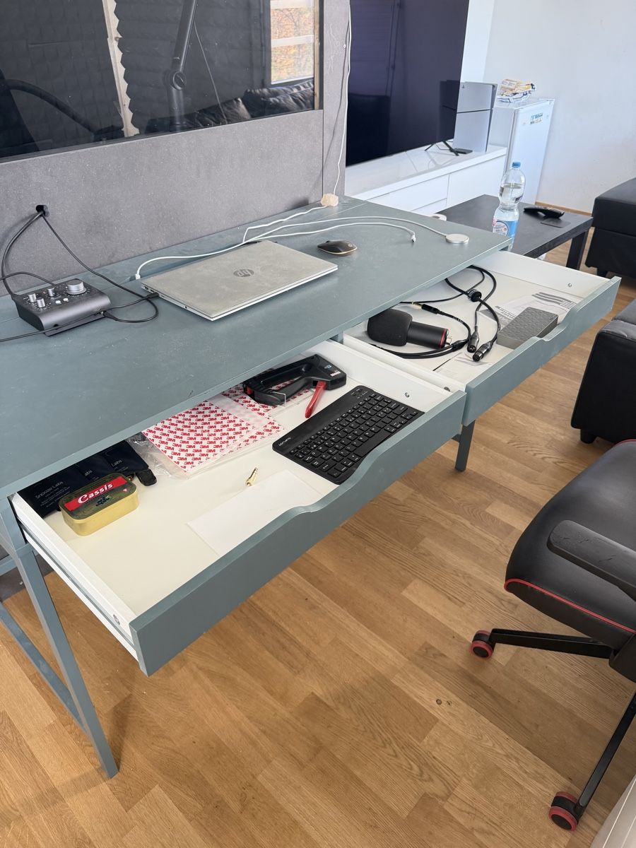 Bureaux: Pult – D'occasion à Bern par -Noah 1