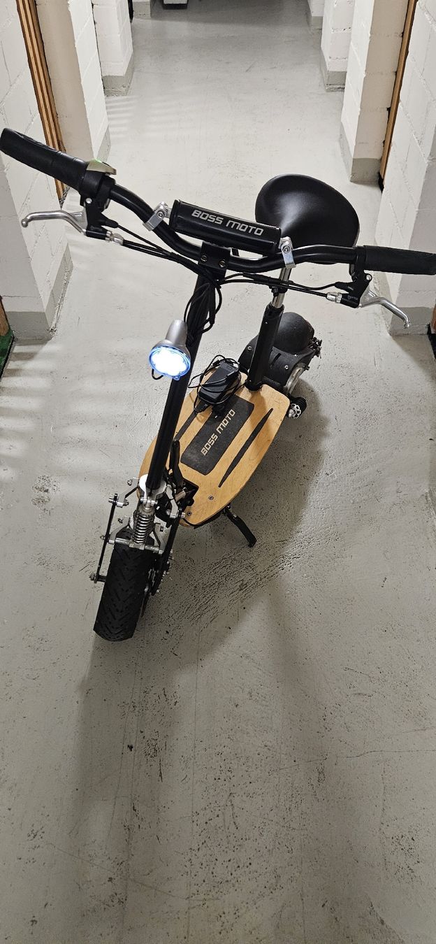 Elektromobile: E-Scooter – Neu und originalverpackt aus Berneck von mau_6z9r