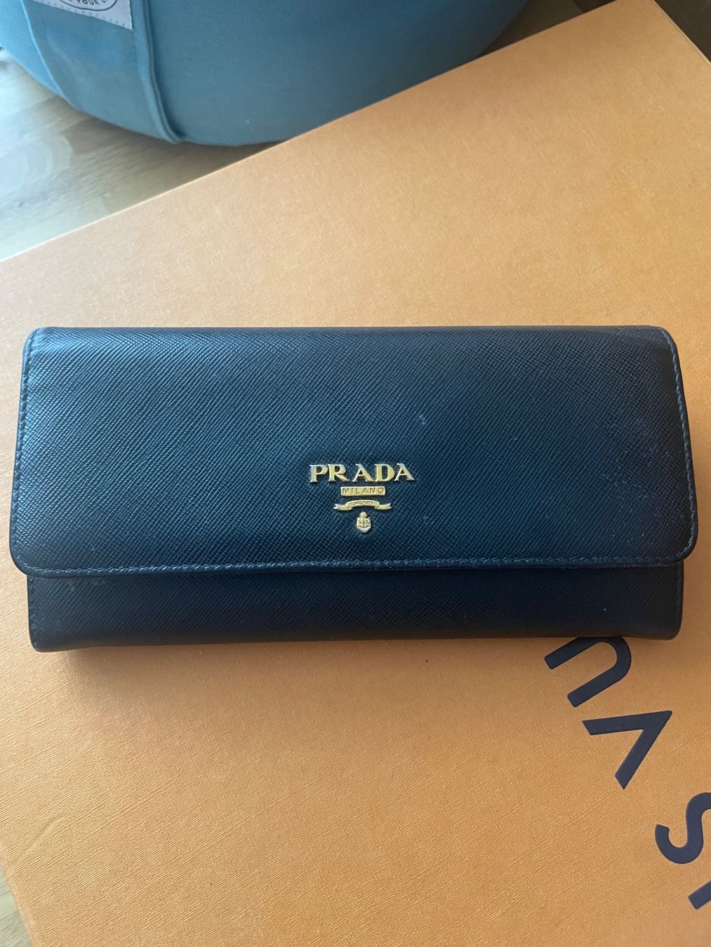 Prada Portemonnaie: Prada Portmonee schwarz pink – Gebraucht aus Zürich von mar_y97k