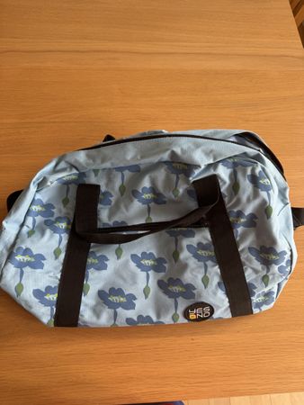 Tasche mit Blumenmuster 