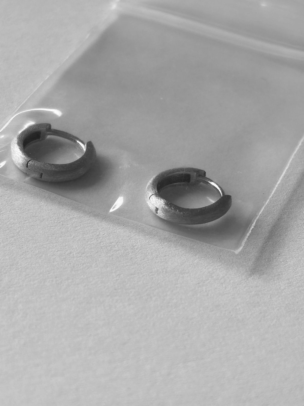 Orecchini pendenti & Orecchini a lobo: Small Huggies Earrings. 925 silver.size 8.5 mm – Nuovo (secondo la descrizione) da Dübendorf venduto da S1973E 5