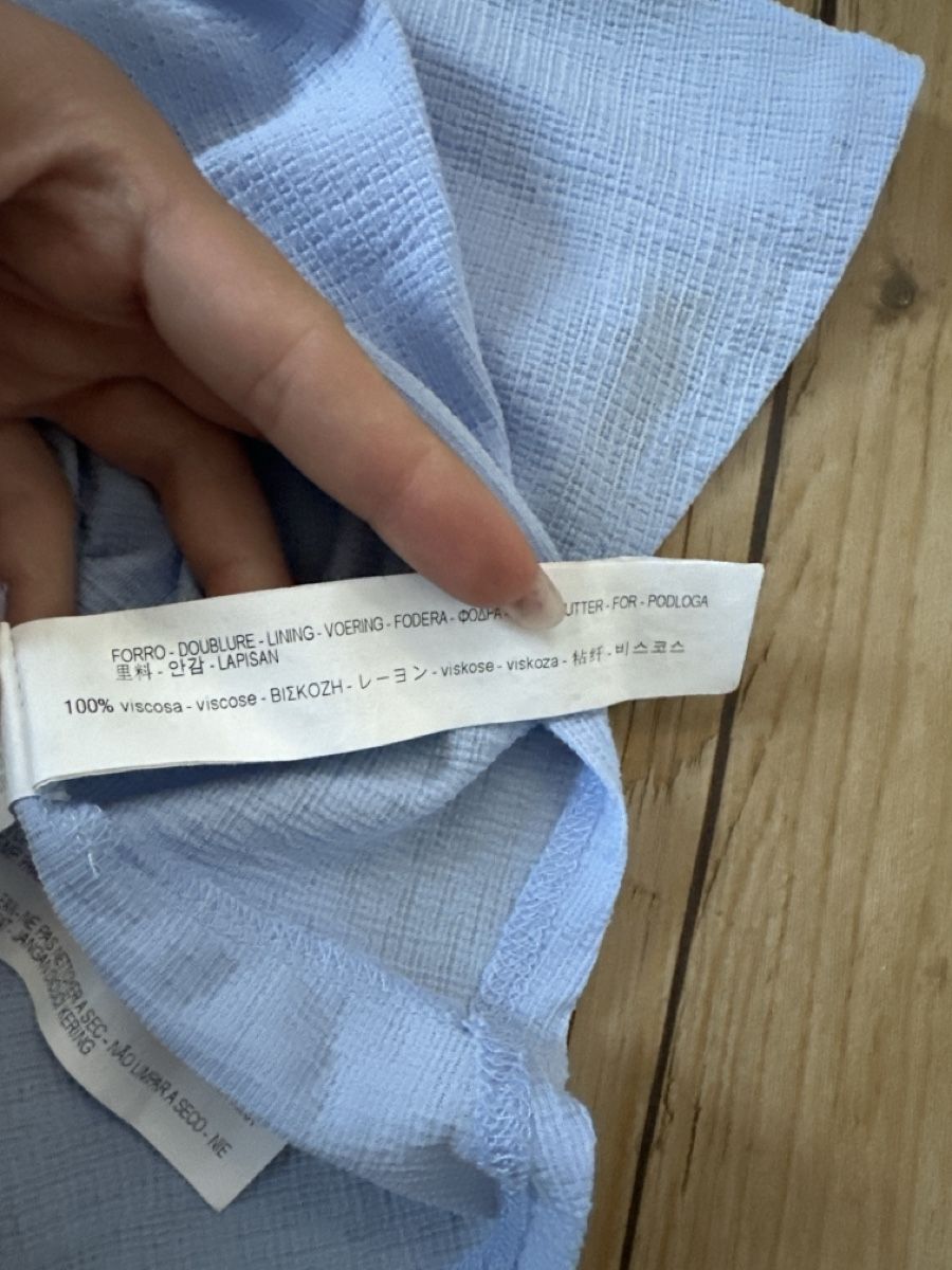 Bershka Tops: Bershka Bluse / Oberteil / Top hellblau Grösse S – Neuf (Voir description) à Buchs AG par Dasmusstduhaben 3