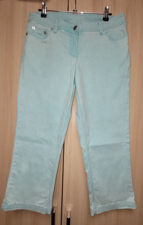 Sommerliche Capri Jeans in türkis Gr. 38
