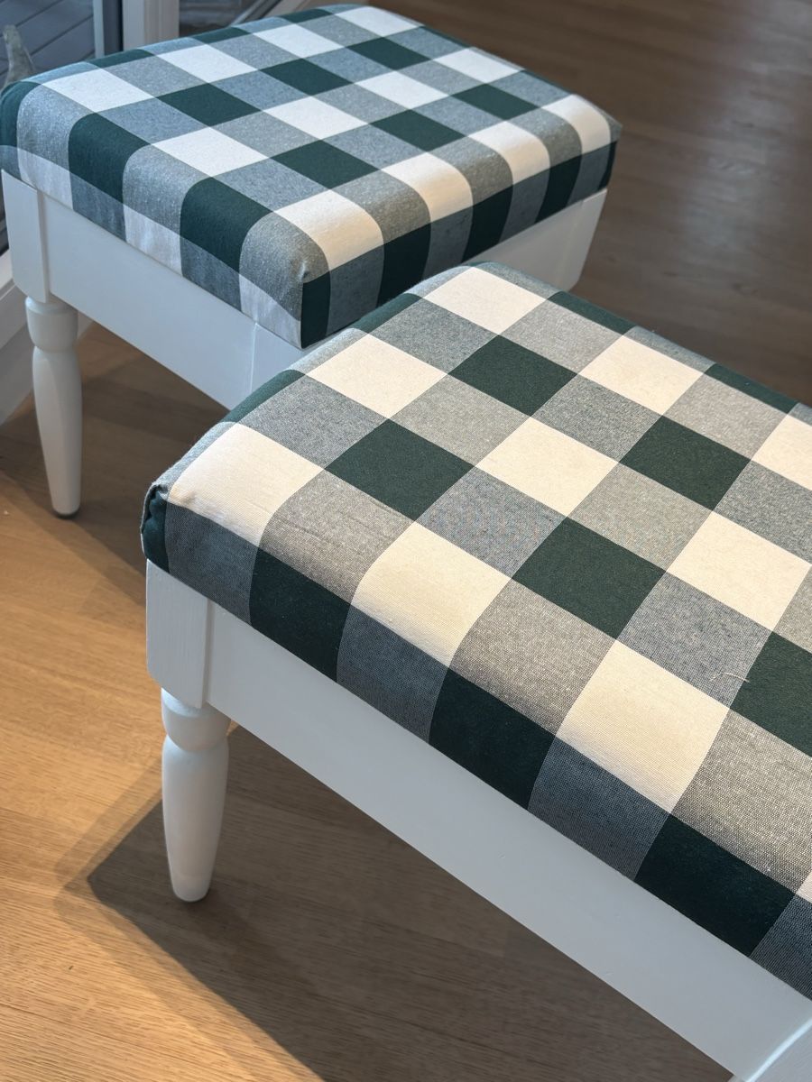 Hocker: Hocker im Karomuster, 2er Set, weiss/grün – Gebraucht aus Stallikon von DX_Unique_Design 2