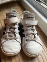 Adidas Kinderschuhe weiss schwarz gebraucht