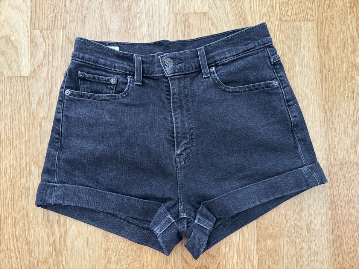Levi's Pantalons: Levi's Shorts W29 - schwarz – D'occasion à St.Gallen par Isnisodo 2