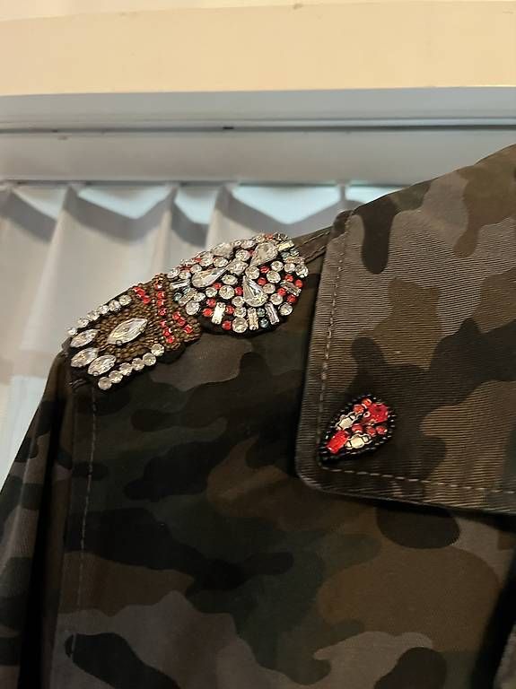Jacken: Mango Camouflage-Jacke mit Strass  Grösse M – Gebraucht aus Aesch (Neftenbach) von djyan 2