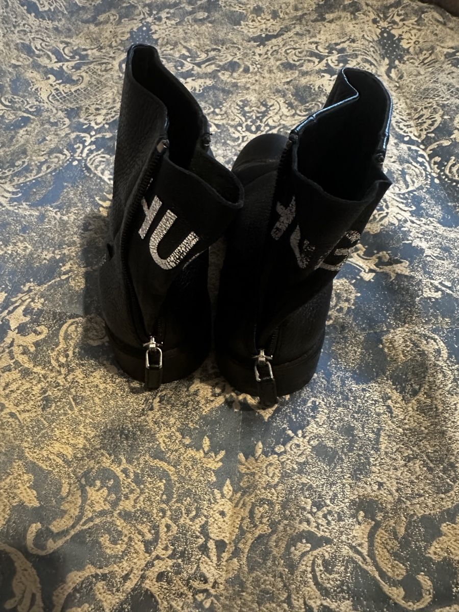 Hugo Boss Scarpe da donna: Hugo Boss boots – Usato da Sorengo venduto da dis_tfq6 1