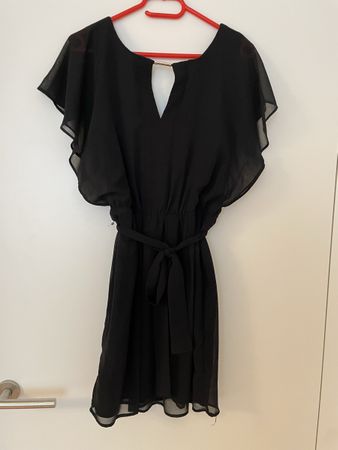 Schwarzes Kleid mit V-Ausschnitt von Morgan de toi Gr. 36