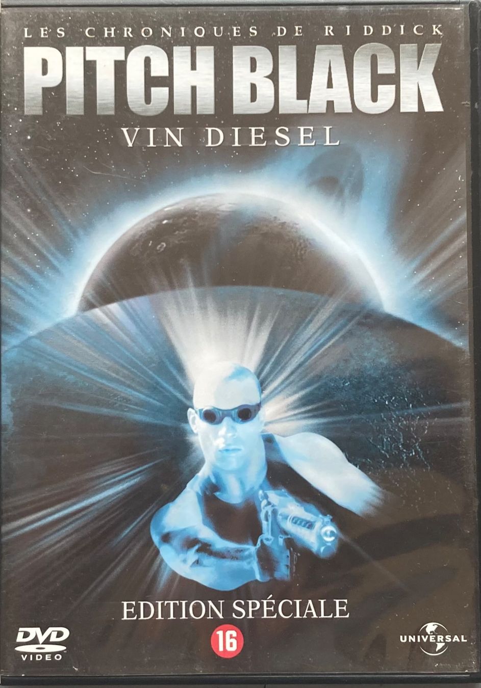 Tutti i DVDs: PITCH BLACK (EDITION SPECIALE) – Usato da Poliez-Pittet venduto da Newtown-Records