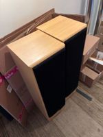 Speakers Audiophile 830 RL , 1 woofer missing .