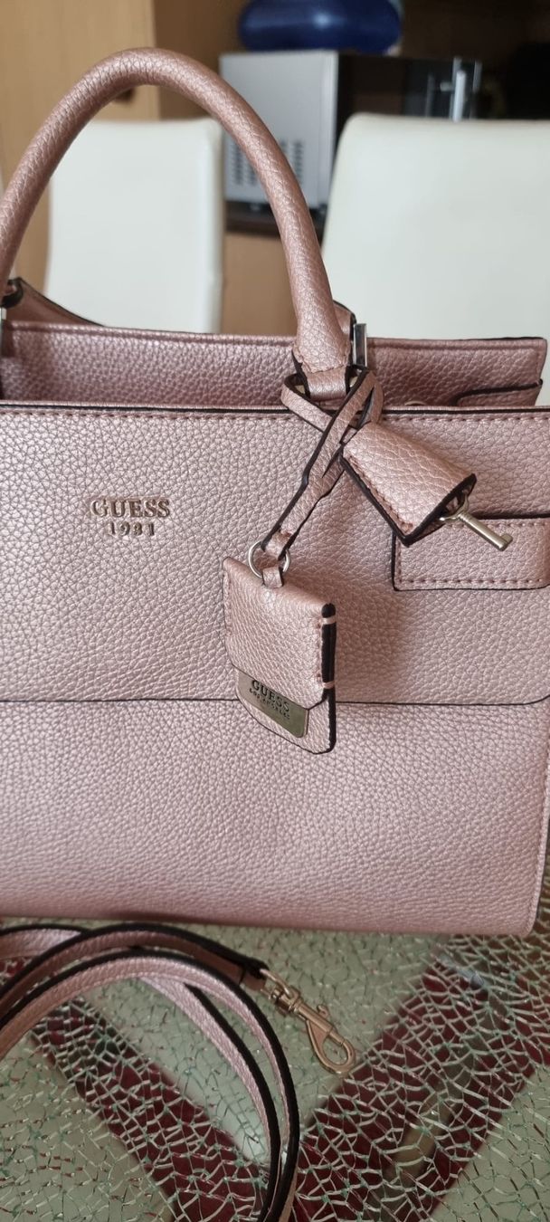Guess Sacs femmes: Guess Handtasche – Neuf avec emballage d'origine à Luzern par Reni025 5