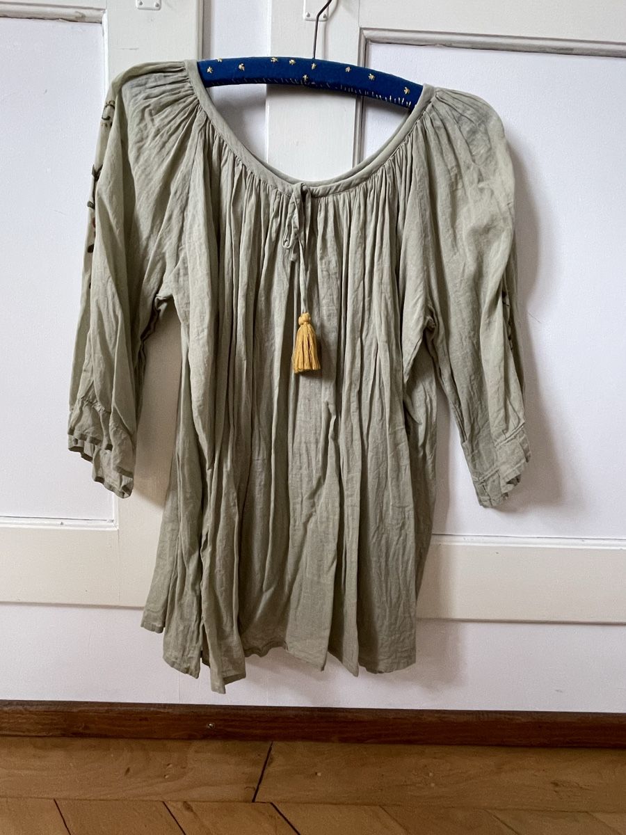 Camicette: Bluse mit Stickerei – Usato da Solothurn venduto da sim_l6lb 5