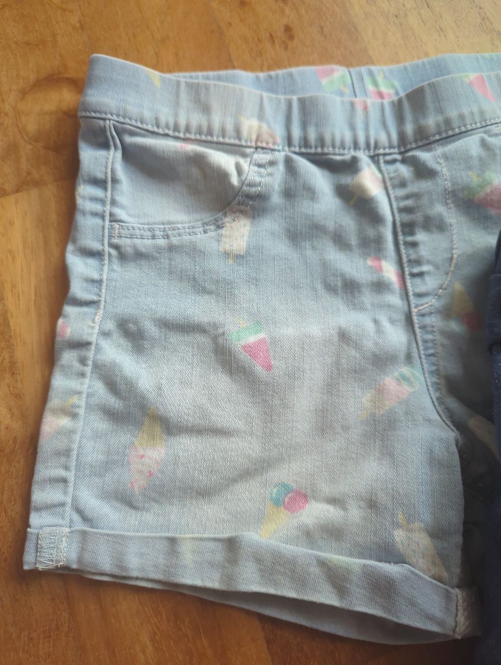 H&M Lotti & Set di vestiti: H& M Shorts Gr. 110/116 – Usato da Eglisau venduto da raf_hn2x 3