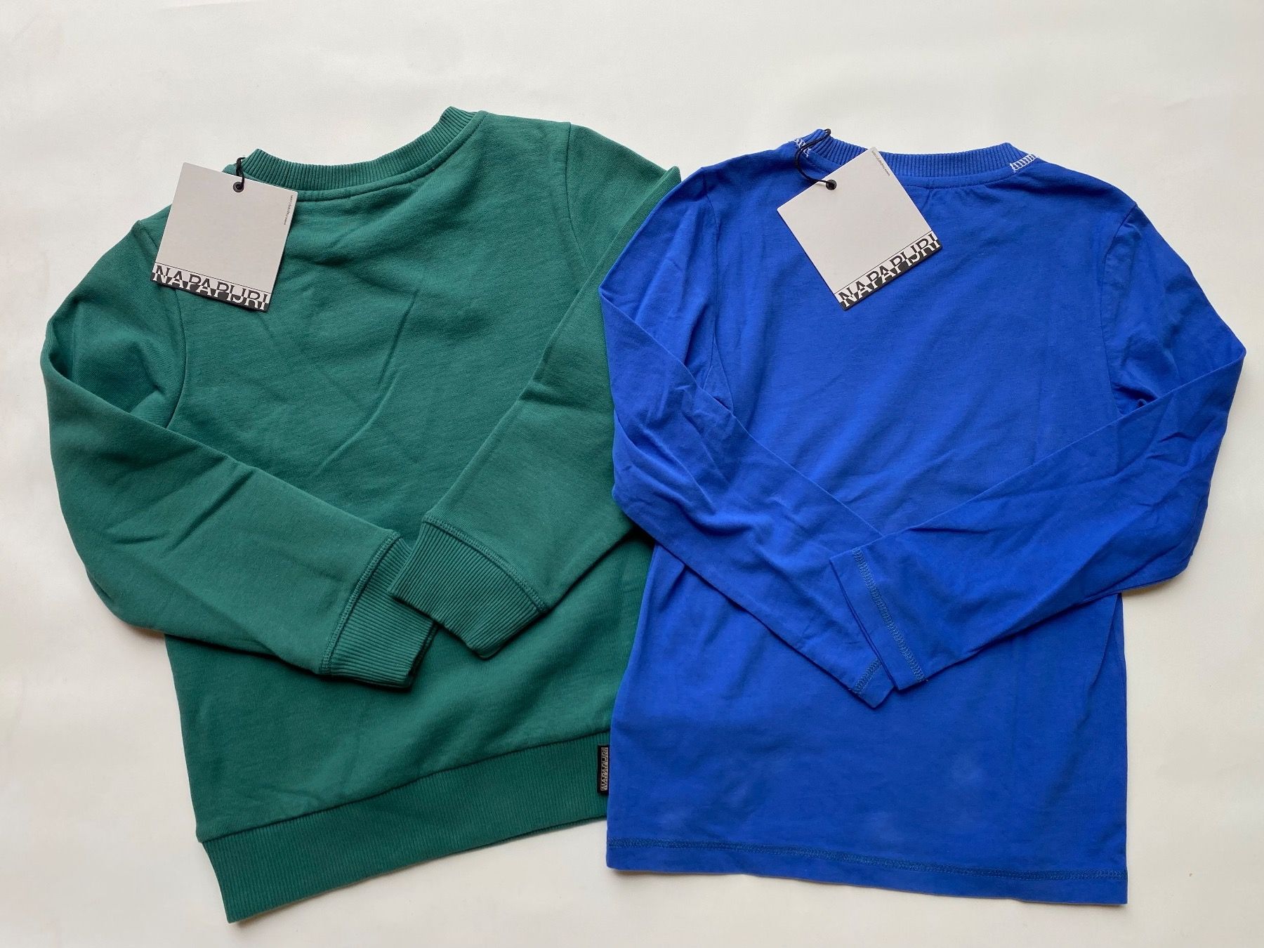 Napapijri Maglioni & Felpe: Napapijri Pull Enfants Taille 8 ans -50% – Nuovo e nell'imballaggio originale da Orbe venduto da D-stockFactory-Orbe 1