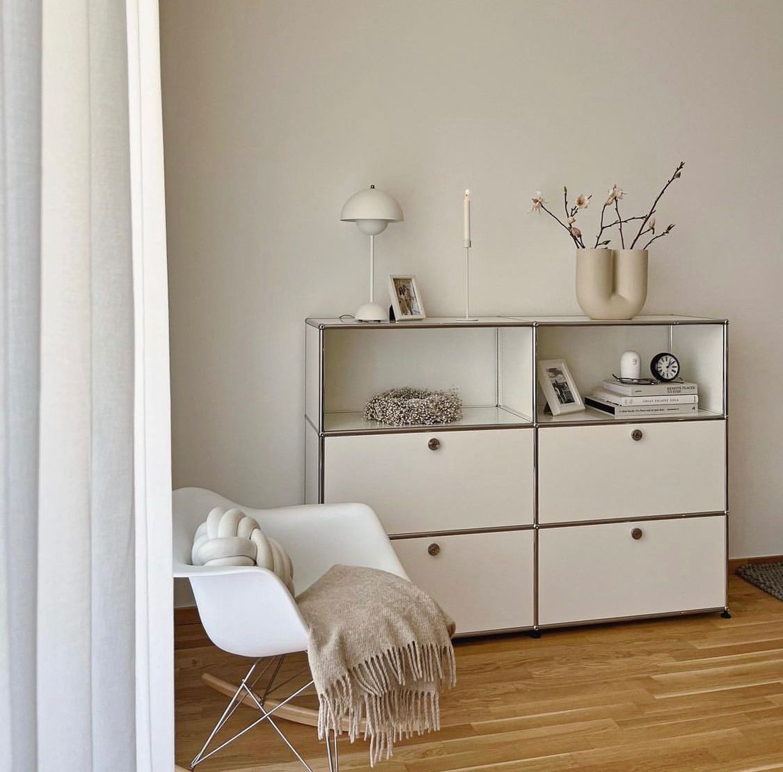 USM Scaffali: USM Haller Highboard in Weiss – Usato da Opfikon venduto da lula21