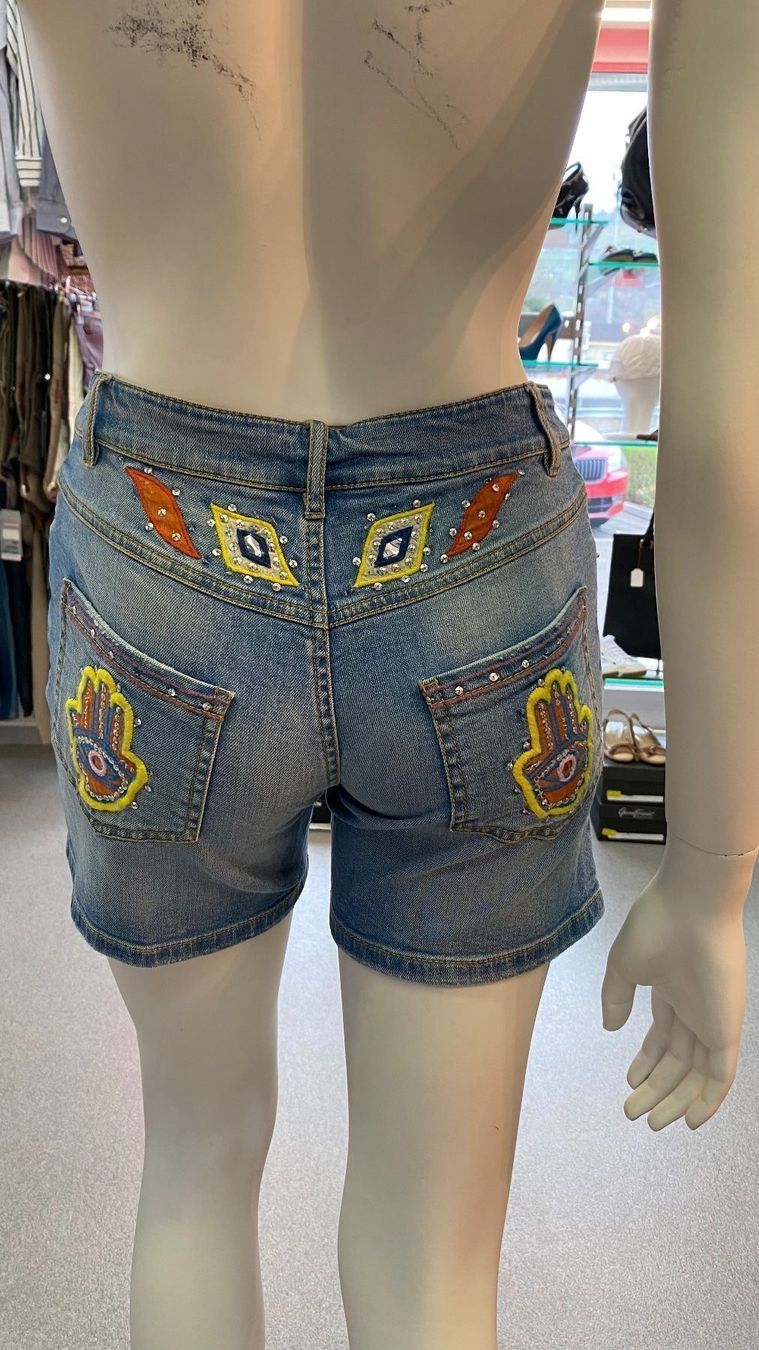 Hosen: Moschino kurze Hose – Neu und originalverpackt aus Lachen SZ von HelvetiaLuxury 1