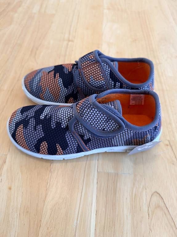 Scarpe per ragazzi: Neue Kinderschuhe Gr. 33  Camouflage Design – Nuovo e nell'imballaggio originale da Untersiggenthal venduto da Yefe 2