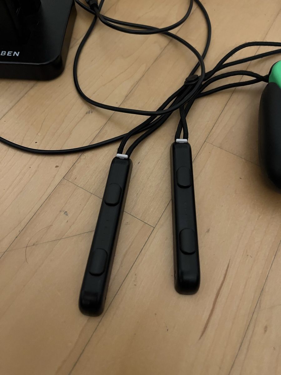 Nintendo Controller: Nintendo Switch Joy-Con Set mit Bigben Ladestation – Usato da Allschwil venduto da Manolictus 2