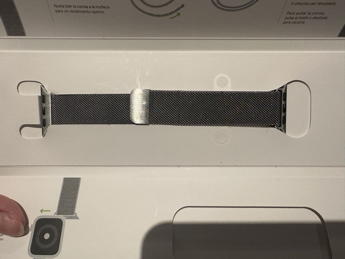 Apple Smartwatch: Apple Watch Series 4 – Nuovo (secondo la descrizione) da Kölliken venduto da mar_8jjj 2