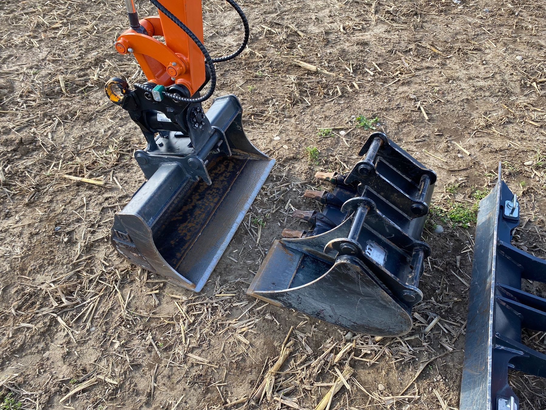 Hitachi Bagger: Bagger Hitachi ZX17U-6 – Gebraucht aus Courgevaux von  8