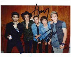 ONE DIRECTION (BAND) - Grossfoto handsigniert (20x25cm) COA