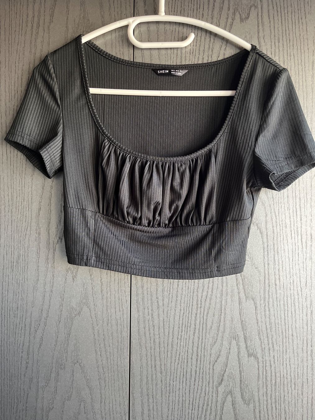 Shein T-shirt: T-shirt noir – Usato da Le Locle venduto da Ophelhugy