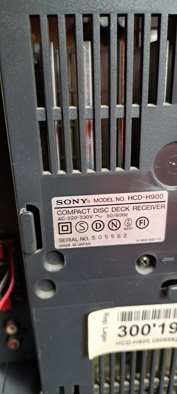 Sony Lettore multimediale & Streamer: Sony Kompaktanlage mit Lautsprecher. – Usato da Winterthur venduto da umlaufbahn