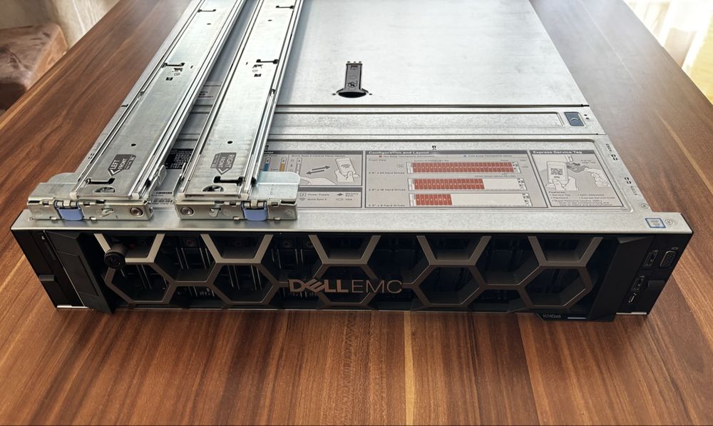 Dell PowerEdge R740xd; 2xCPU Gold (20C) 192GB RAM; SAS SSD (Gebraucht ...