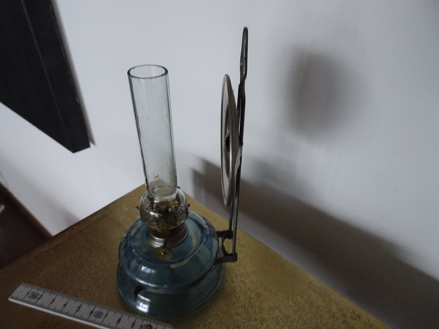 Lampade: Antike blaue Petroleumlampe mit Reflektor, Wandlampe – Usato da Vitznau venduto da Mina60 1
