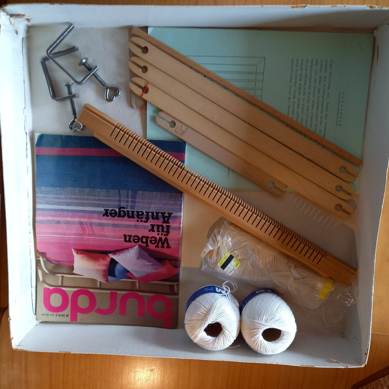 Telai per tessitura: Handwebrahmen mit Zubehör ca 45 x 45 cm – Usato da Oberembrach venduto da peeeg 2
